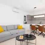 Silva Maris Apartment *