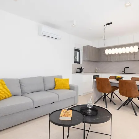 Silva Maris Apartment *