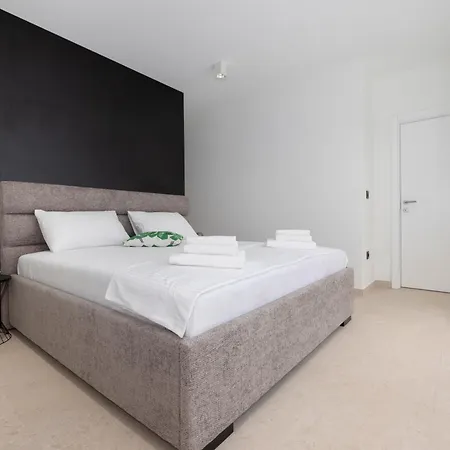 Silva Maris * Makarská